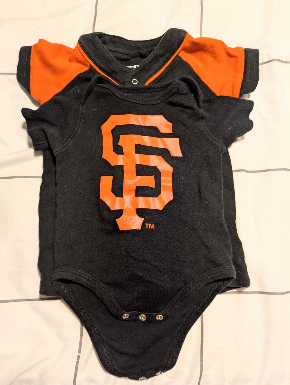 MLB Genuine Merchandise San Francisco Giants 2 Pack (Onesie And Romper)